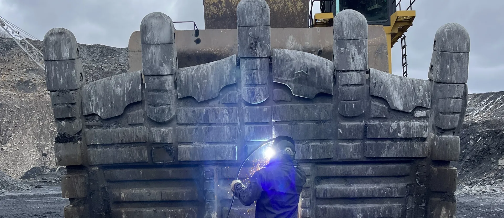 weldin massive excavator bucket